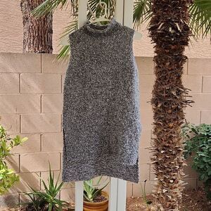 Mossimo women's XS gray sleeveless rolled neck tunic sweater